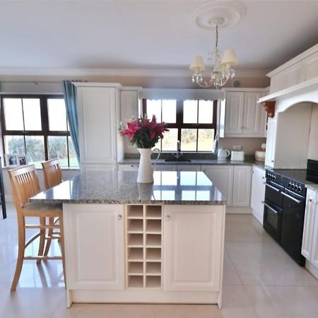 The Cliffs Of Moher Holiday House 둘린 외부 사진