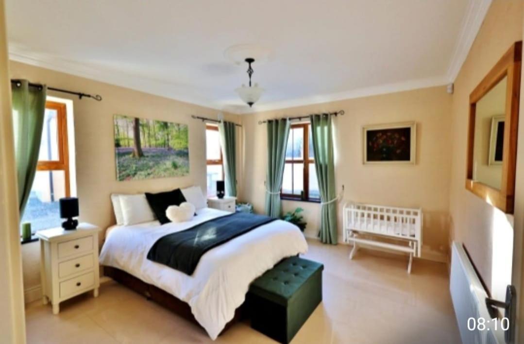 The Cliffs Of Moher Holiday House 둘린 외부 사진