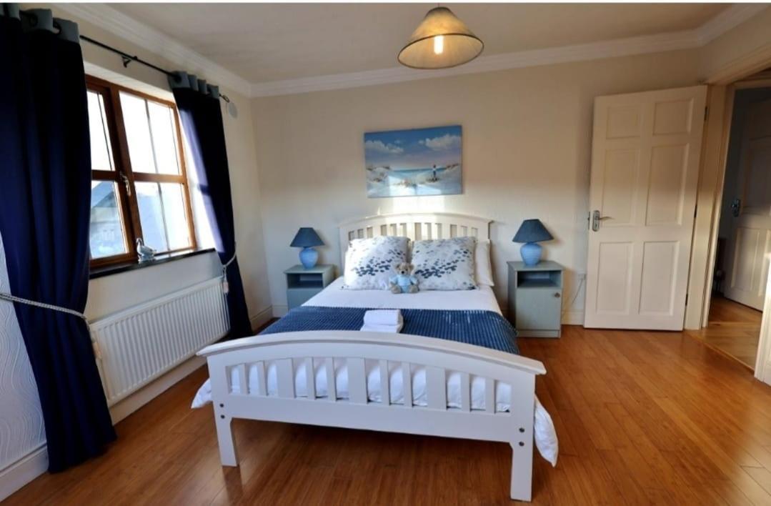 The Cliffs Of Moher Holiday House 둘린 외부 사진