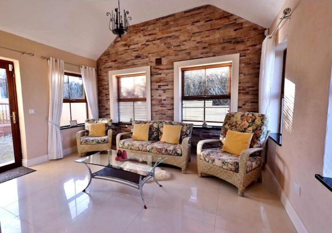 The Cliffs Of Moher Holiday House 둘린 외부 사진